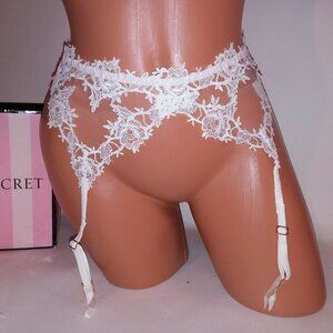 Victoria's Secret Very Sexy Cream Lace Garter Belt